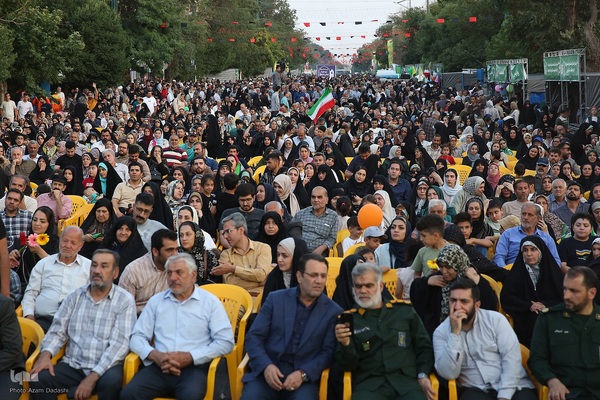 اجتماع بزرگ مردم قزوین در غدیر