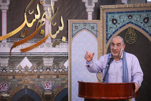 نشست کاروان دانشگاهیان با نماینده ولی فقیه در امور حج و زیارت