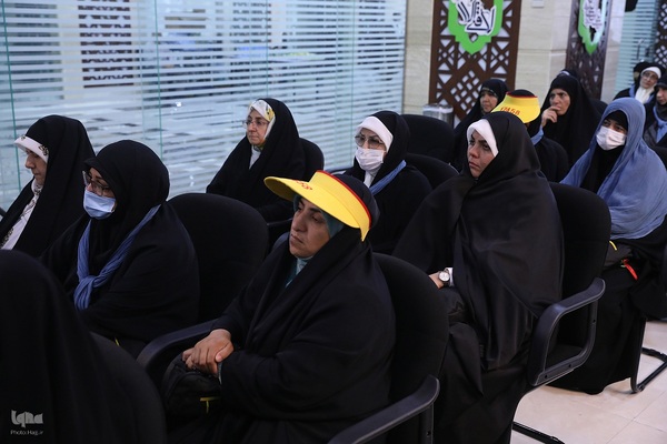 نشست کاروان دانشگاهیان با نماینده ولی فقیه در امور حج و زیارت