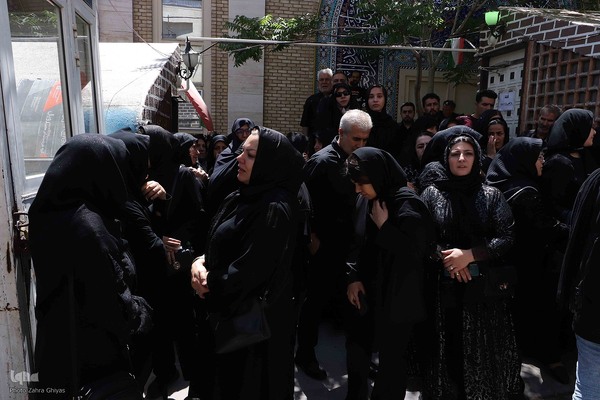 تشییع پیکر دو شهید قرآن آموز در تبریز