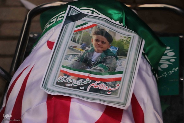 تشییع پیکر دو شهید قرآن آموز در تبریز