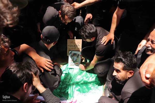 تشییع پیکر دو شهید قرآن آموز در تبریز