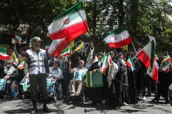 تجمع اعتراضی خانواده شهدا و ایثارگران در محکومیت حملات رژیم صهیونیستی و آمریکا