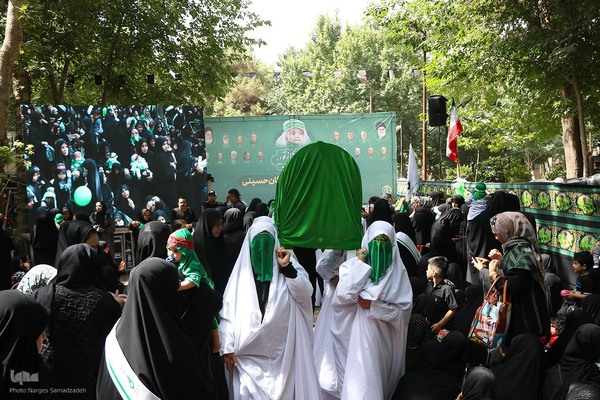 همایش شیرخوارگان حسینی در اصفهان
