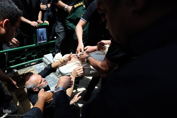 مراسم تشییع و خاکسپاری حافظ قرآن پاسدار شهید احسان ذاکری