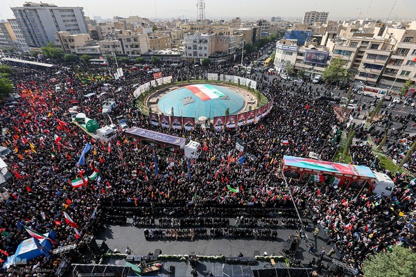 تشییع پیکر ۶۰ شهید اقتدار در تهران