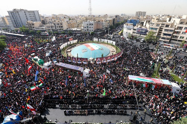 تشییع پیکر ۶۰ شهید اقتدار در تهران