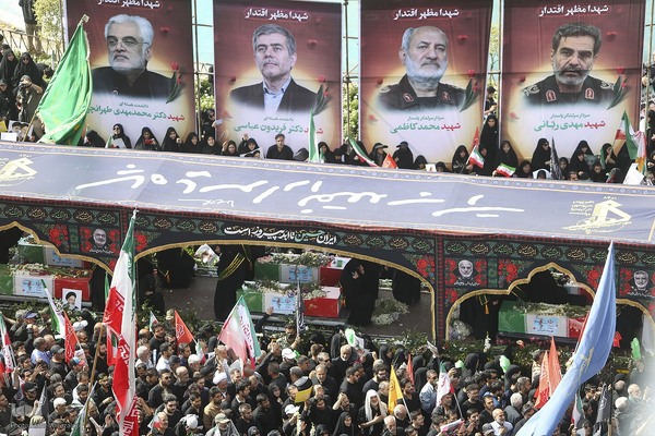 تشییع پیکر ۶۰ شهید اقتدار در تهران