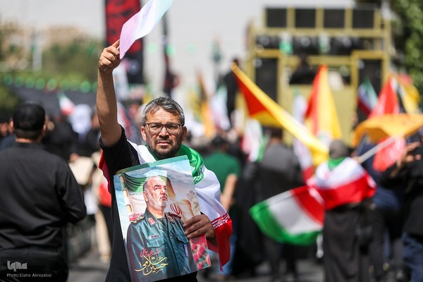 تشییع پیکر ۶۰ شهید اقتدار در تهران