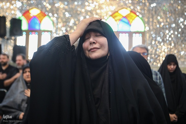 تشییع و خاکسپاری پیکر شهید طهرانچی و همسرش در صحن حرم حضرت عبدالعظیم (ع)