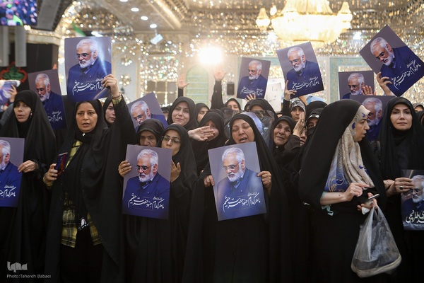 تشییع و خاکسپاری پیکر شهید طهرانچی و همسرش در صحن حرم حضرت عبدالعظیم (ع)