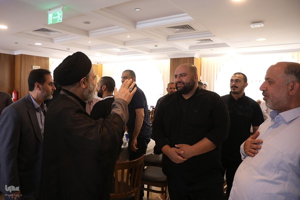 دیدار صمیمی سرپرست حجاج ایرانی با زائران کشورمان