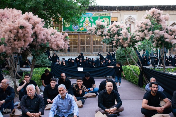 سنت روضه خانگی در خانه تاریخی شیخ‌الاسلام اصفهان