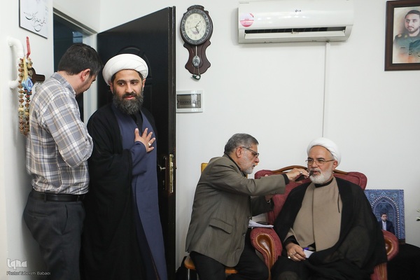 حضور جامعه قرآنی در منزل شهید احسان ذاکری