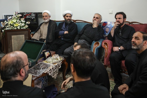 حضور جامعه قرآنی در منزل شهید احسان ذاکری