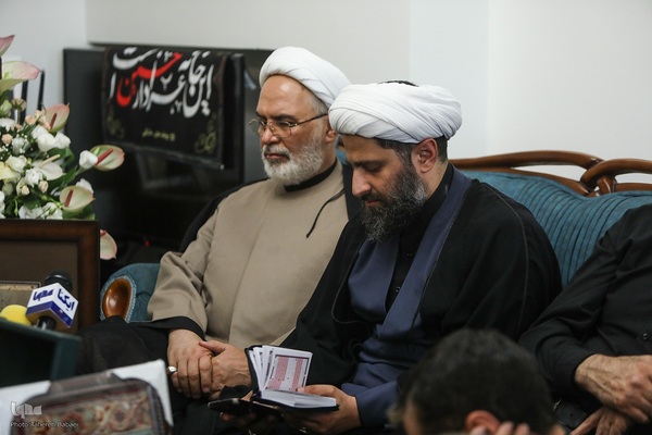 حضور جامعه قرآنی در منزل شهید احسان ذاکری