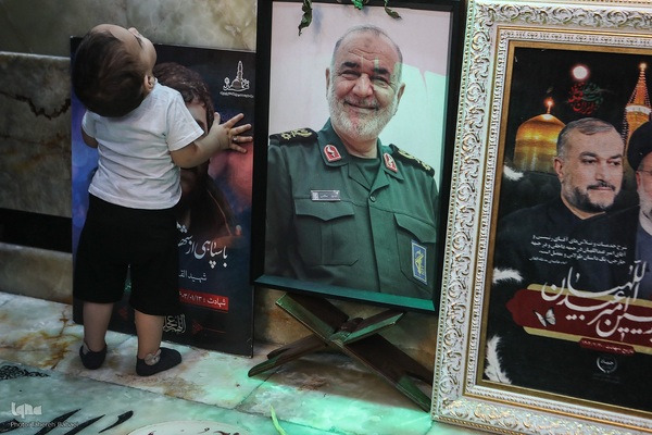 حضور جامعه قرآنی بر مزار شهیدان سلامی و طهرانچی