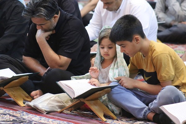محفل انس با قرآن کریم در حرم شاهچراغ(ع)