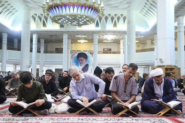 محفل انس با قرآن کریم در حرم شاهچراغ(ع)