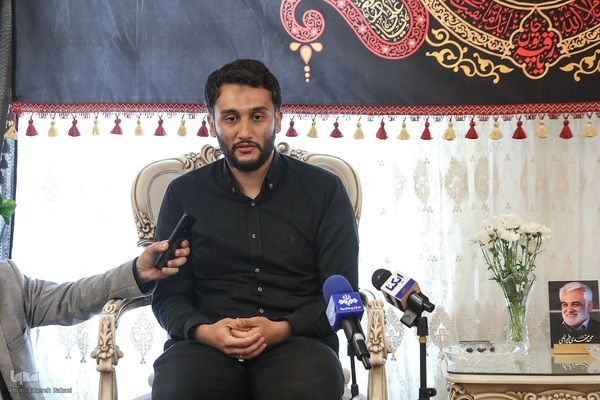 دیدار جامعه قرآنی با خانواده شهید طهرانچی