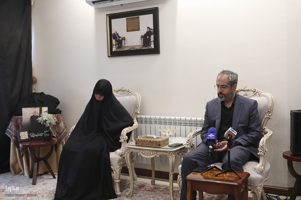 دیدار جامعه قرآنی با خانواده شهید طهرانچی