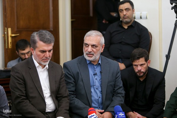 دیدار جامعه قرآنی با خانواده سردارسلامی