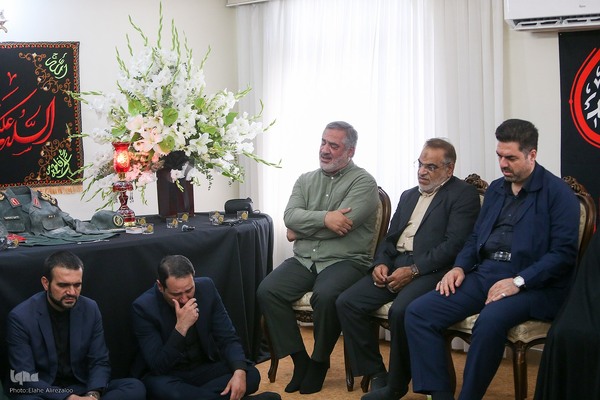 دیدار جامعه قرآنی با خانواده سردارسلامی