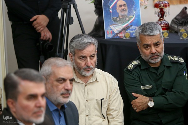 دیدار جامعه قرآنی با خانواده سردارسلامی