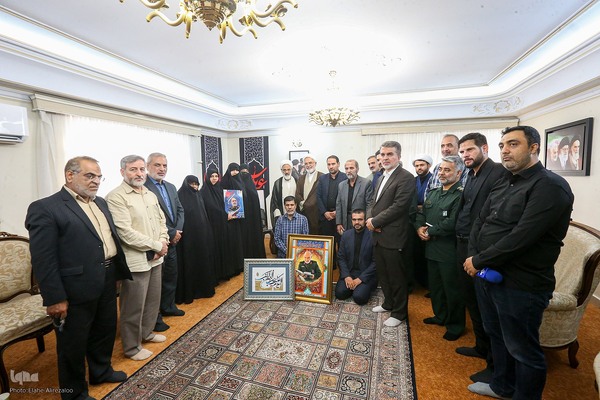 دیدار جامعه قرآنی با خانواده سردارسلامی