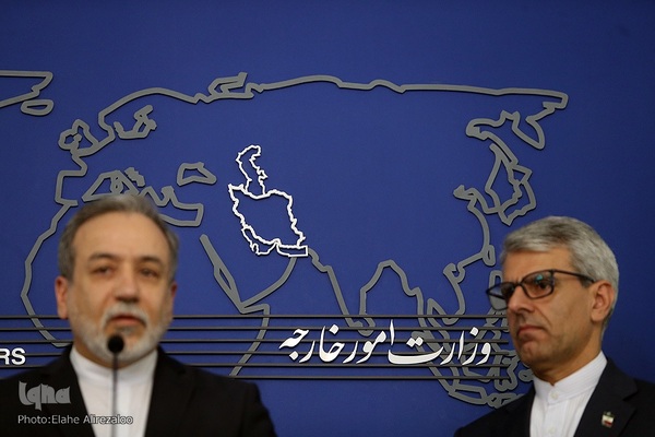 نشست خبری سخنگوی وزارت خارجه با حضور عراقچی