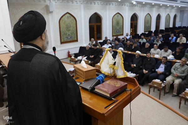 بازدید میدانی مسئولان حج و زیارت از خدمات به زائران در شهر مقدس کاظمین