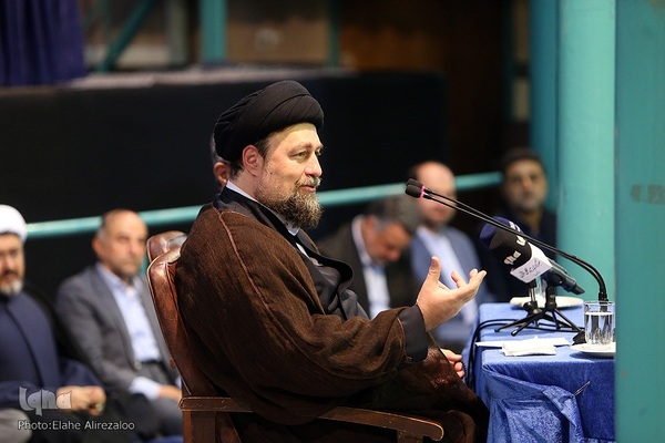 مراسم دیدار جهادگران جهاددانشگاهی با حجت‌الاسلام والمسلمین سیدحسن خمینی، یادگار امام راحل(ره) به مناسبت چهل و پنجمین سالگرد تشکیل جهاددانشگاهی امروز، ۱۸ مردادماه در حسینیه جماران برگزار شد.