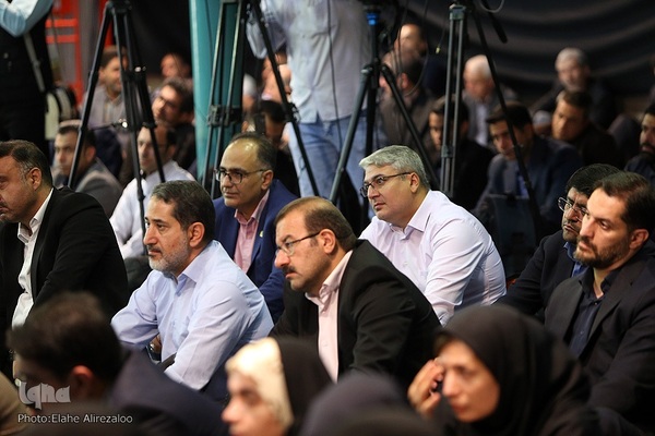 مراسم دیدار جهادگران جهاددانشگاهی با حجت‌الاسلام والمسلمین سیدحسن خمینی، یادگار امام راحل(ره) به مناسبت چهل و پنجمین سالگرد تشکیل جهاددانشگاهی امروز، ۱۸ مردادماه در حسینیه جماران برگزار شد.