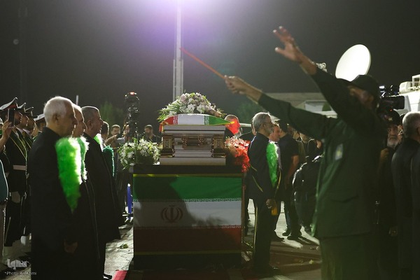 مراسم استقبال از پیکر استاد محمود فرشچیان در اصفهان