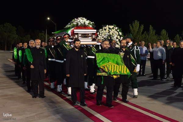 مراسم استقبال از پیکر استاد محمود فرشچیان در اصفهان