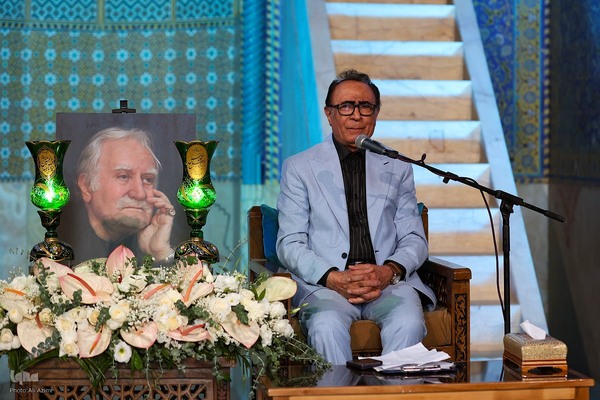 آیین بزرگداشت استاد فرشچیان در اصفهان