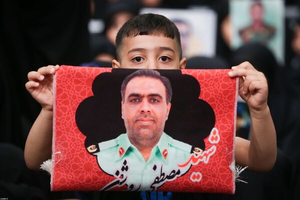 دیدار هزاران نفر از اقشار مختلف مردم در سالروز شهادت امام رضا(ع) با رهبر معظم انقلاب