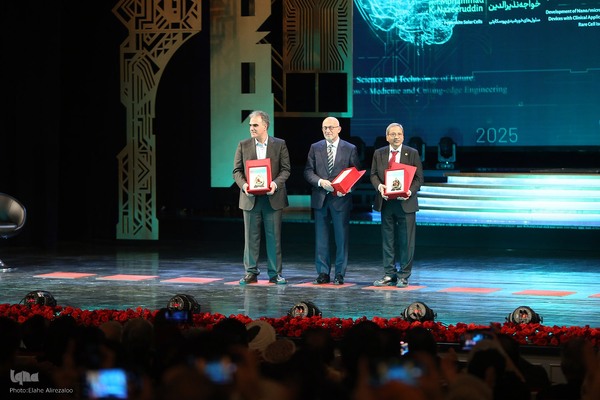 آیین اهدای مدال و جایزه مصطفی (ص)