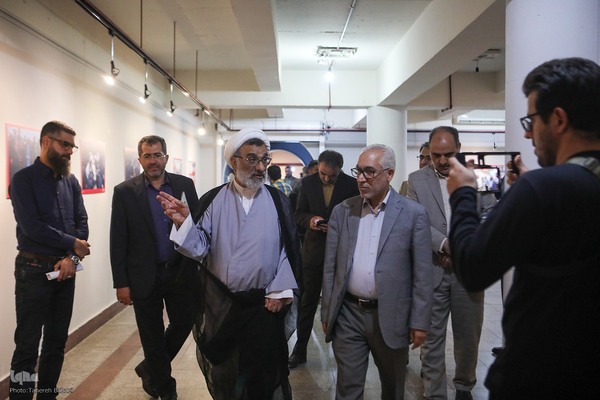 نمایشگاه عکس ۱۲ روز ایران