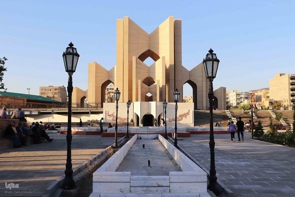 به یاد شهریار شیرین سخن