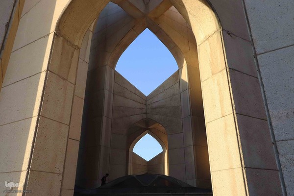 به یاد شهریار شیرین سخن