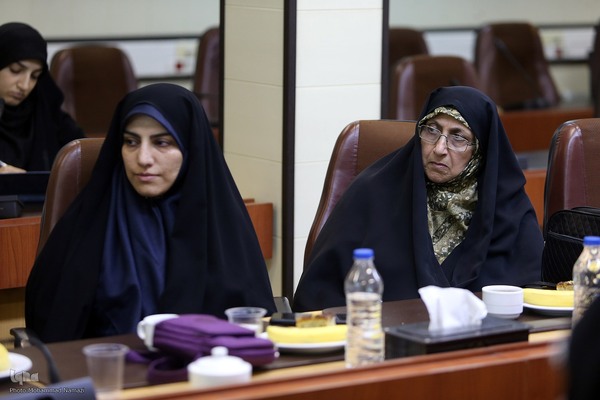 نشست خانواده، زنان و مقاومت