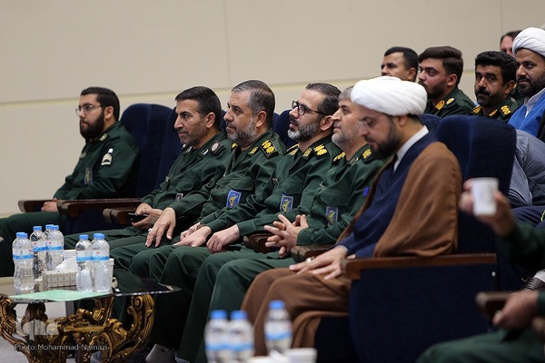 آئین اختتامیه مسابقات سراسری قرآن کریم نیروی زمینی سپاه با حضور سردار سرتیپ پاسدار «محمد کرمی» فرمانده نیروی زمینی سپاه شامگاه چهارشنبه 9 مهرماه در مجتمع فتح المبین برگزار شد.