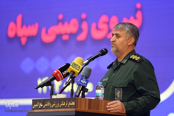 آئین اختتامیه مسابقات سراسری قرآن کریم نیروی زمینی سپاه با حضور سردار سرتیپ پاسدار «محمد کرمی» فرمانده نیروی زمینی سپاه شامگاه چهارشنبه 9 مهرماه در مجتمع فتح المبین برگزار شد.