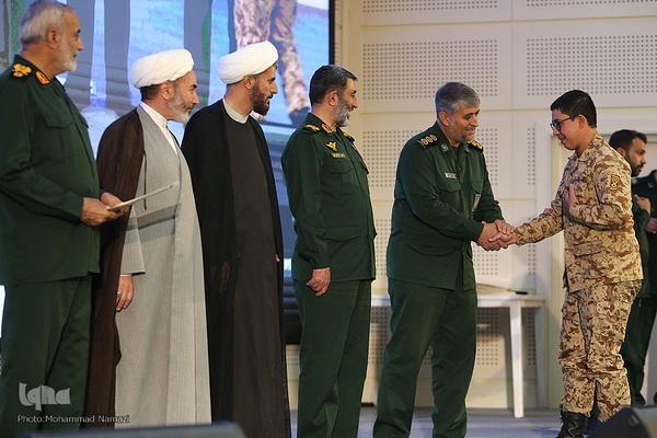 آئین اختتامیه مسابقات سراسری قرآن کریم نیروی زمینی سپاه با حضور سردار سرتیپ پاسدار «محمد کرمی» فرمانده نیروی زمینی سپاه شامگاه چهارشنبه 9 مهرماه در مجتمع فتح المبین برگزار شد.