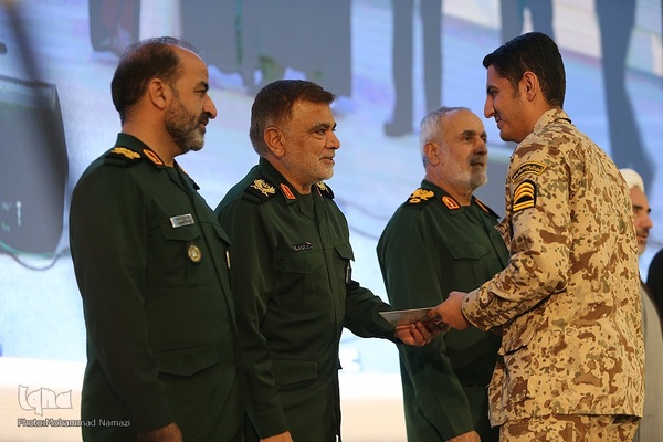 آئین اختتامیه مسابقات سراسری قرآن کریم نیروی زمینی سپاه با حضور سردار سرتیپ پاسدار «محمد کرمی» فرمانده نیروی زمینی سپاه شامگاه چهارشنبه 9 مهرماه در مجتمع فتح المبین برگزار شد.