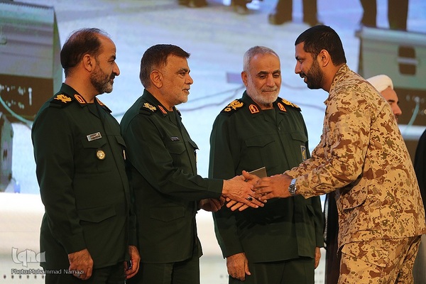 آئین اختتامیه مسابقات سراسری قرآن کریم نیروی زمینی سپاه با حضور سردار سرتیپ پاسدار «محمد کرمی» فرمانده نیروی زمینی سپاه شامگاه چهارشنبه 9 مهرماه در مجتمع فتح المبین برگزار شد.