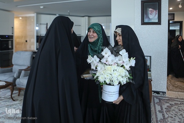 برپایی محفل بانوان فعال قرآنی در خانه شهید حاجی‌زاده