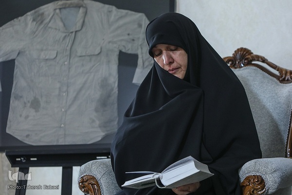 برپایی محفل بانوان فعال قرآنی در خانه شهید حاجی‌زاده