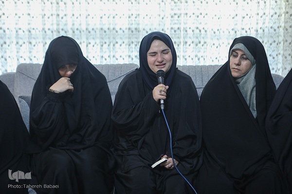 برپایی محفل بانوان فعال قرآنی در خانه شهید حاجی‌زاده